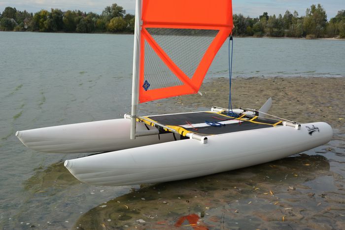Ducky 13 catamarano a vela gonfiabile